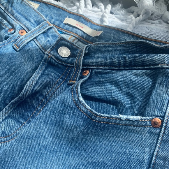 Levi’s Wedgie Straight Jeans - Picture 4 of 13